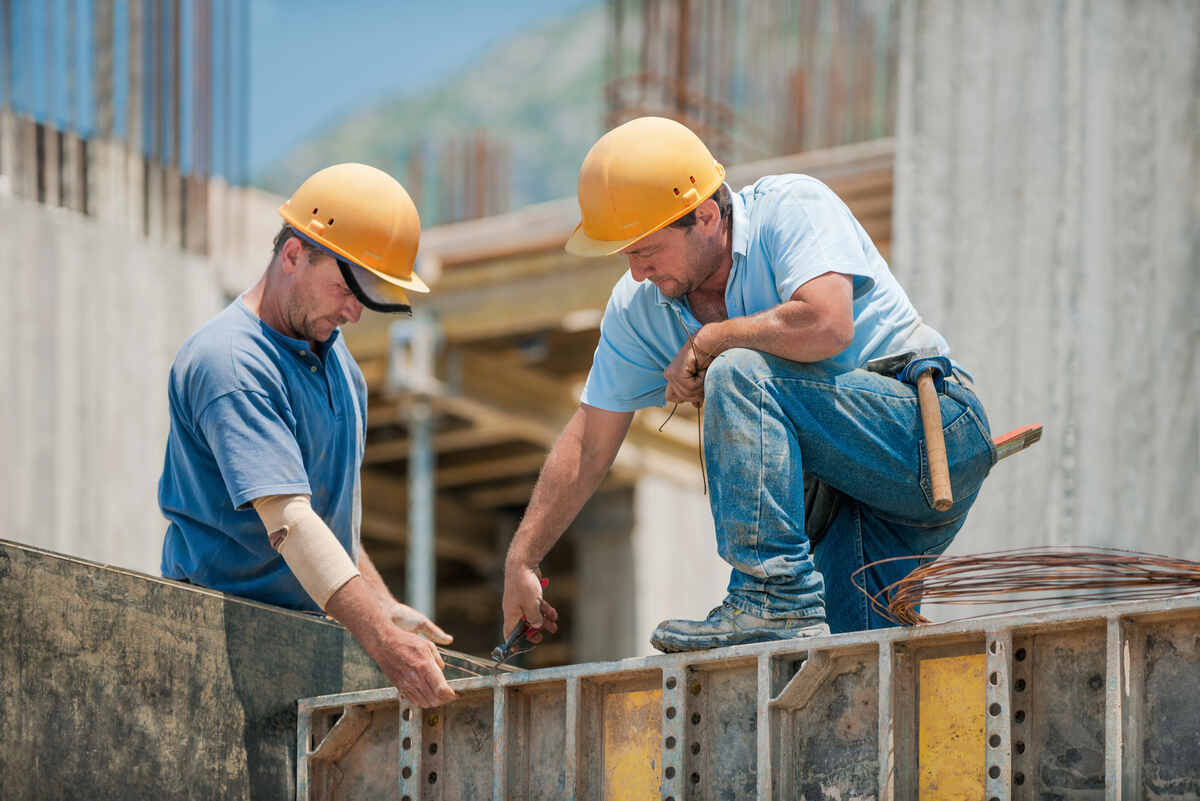 The Labour Shortage in Canada’s Construction Industry: A Major Barrier to Housing Supply 2 construction workers