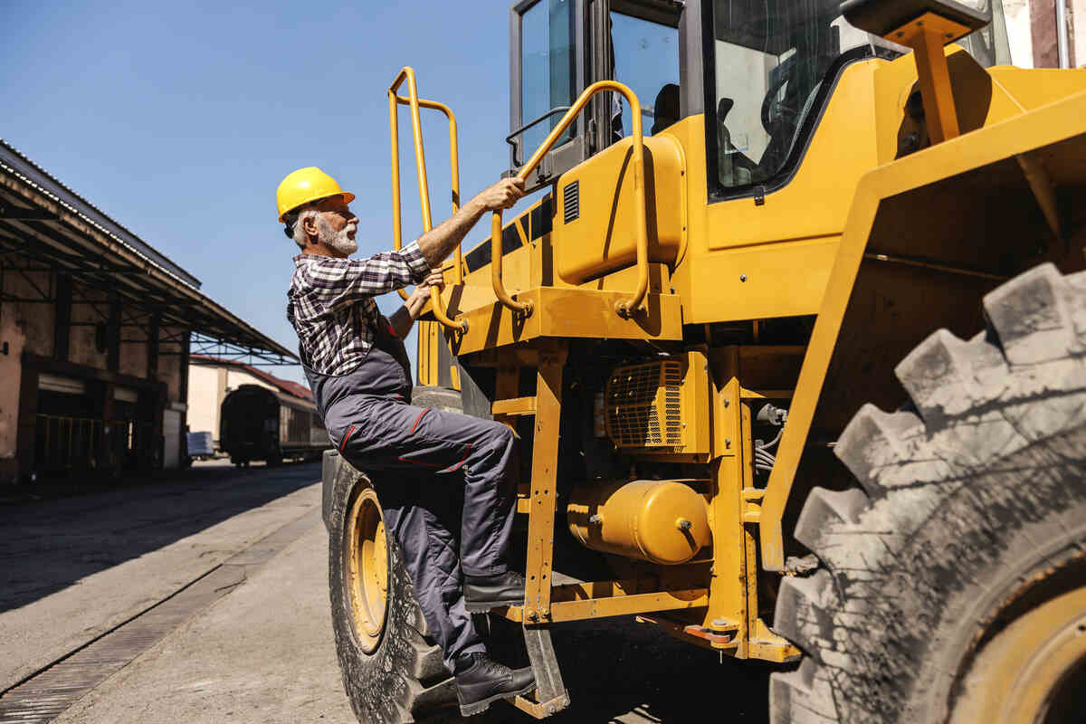 Your Construction Career Isn't Ending – It's Just Evolving 1 old age construction worker