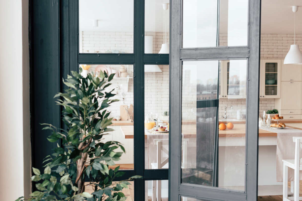 When Is It Time to Replace Your Windows? Key Signs to Watch For 1 windows in house